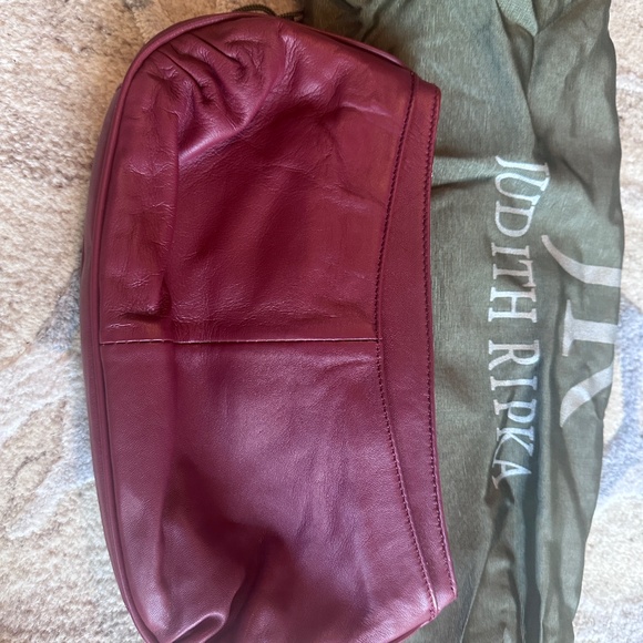Judith Ripka wine red large bow clutch - Picture 3 of 3